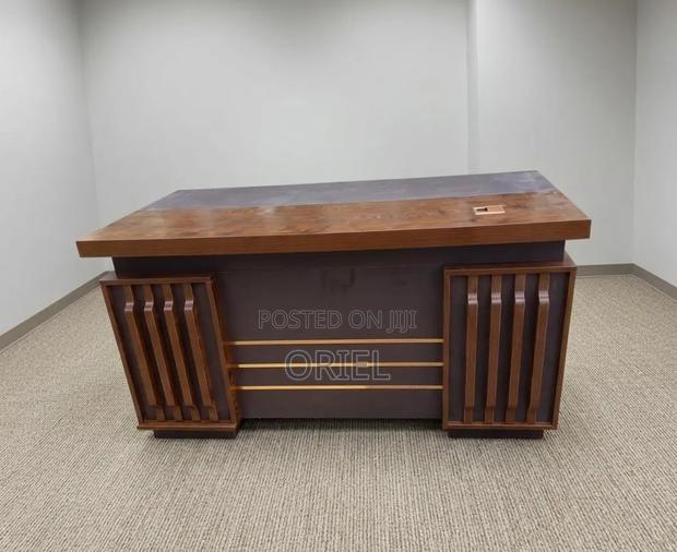 Office Desk : Executive 1400MM Office Table - thumbnail 3
