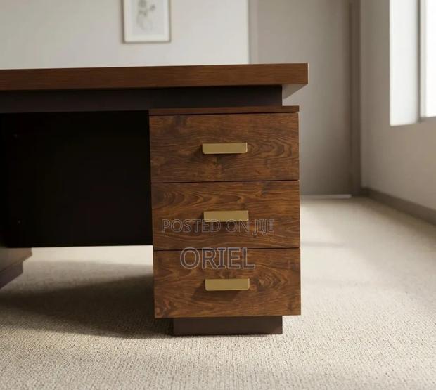 Office Desk : Executive 1400MM Office Table - thumbnail 6