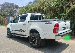 Toyota Hilux 2008 White