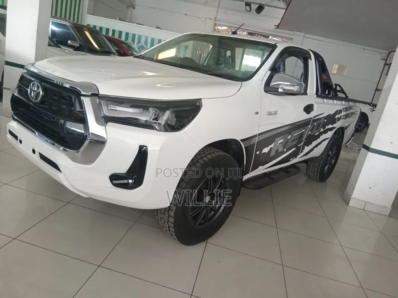 Toyota Hilux 2021 White
