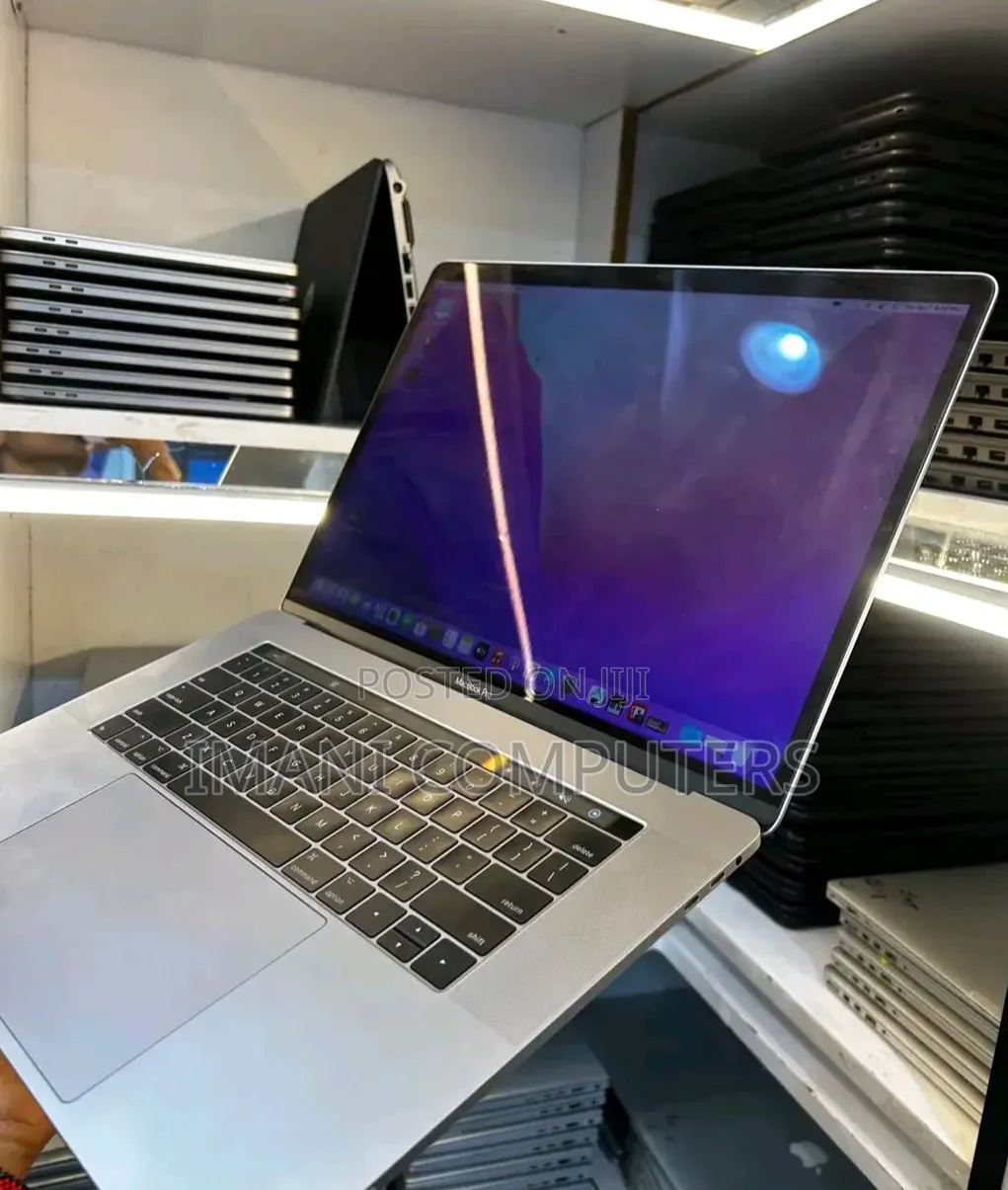 Laptop Apple MacBook Pro 2017 8GB Intel Core i5 SSD 256GB