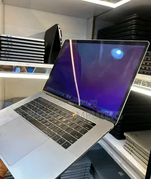 Laptop Apple MacBook Pro 2017 8GB Intel Core i5 SSD 256GB