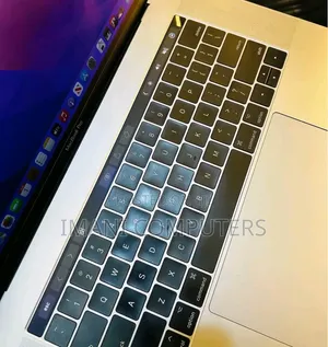 Laptop Apple MacBook Pro 2017 8GB Intel Core i5 SSD 256GB