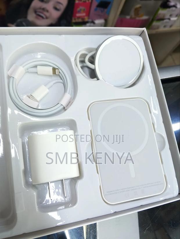 Accessories Gift Box for iPhone 14 Pro - thumbnail 2