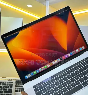 Laptop Apple MacBook Pro 2017 16GB Intel Core i5 SSD 512GB