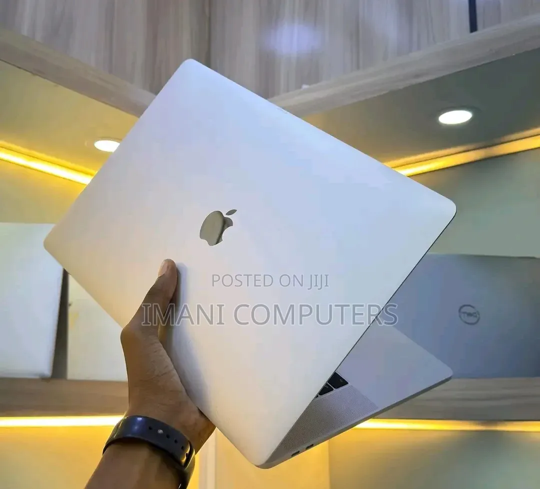 Laptop Apple MacBook Pro 2017 16GB Intel Core i5 SSD 512GB