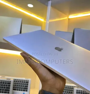 Laptop Apple MacBook Pro 2017 16GB Intel Core i5 SSD 512GB