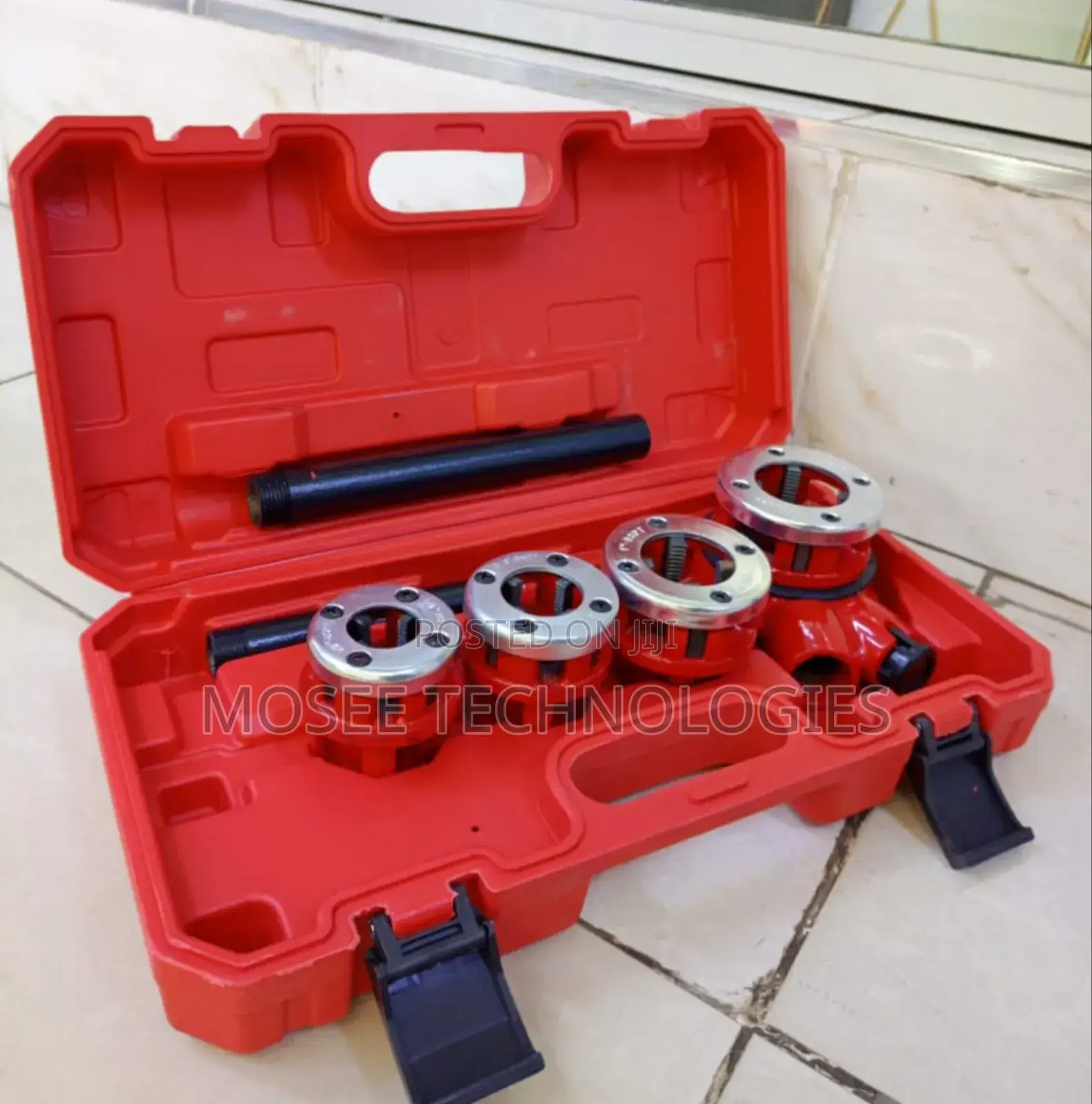 Heavy-Duty Pipe Threading Die Set With 4 Dies