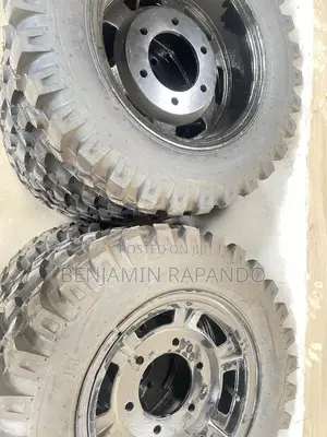 6.50-16 R-1 Tuktuk Rear Tyres With Rims Brand New