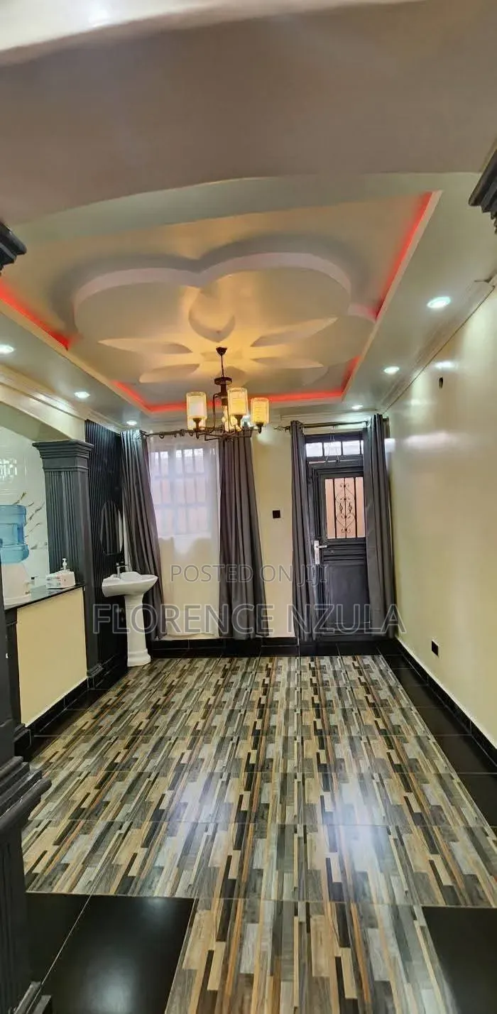 5bdrm Maisonette in Tuala, Maasai Lodge for sale