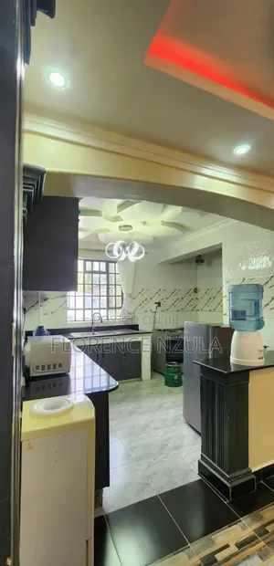5bdrm Maisonette in Tuala, Maasai Lodge for sale