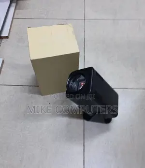 Space Efficient Hy320 Mini Wifi Android Projector With Inbuilt