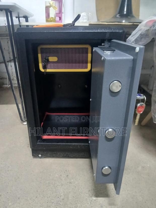 Heavy-Duty Office & Home Security Safe - thumbnail 3