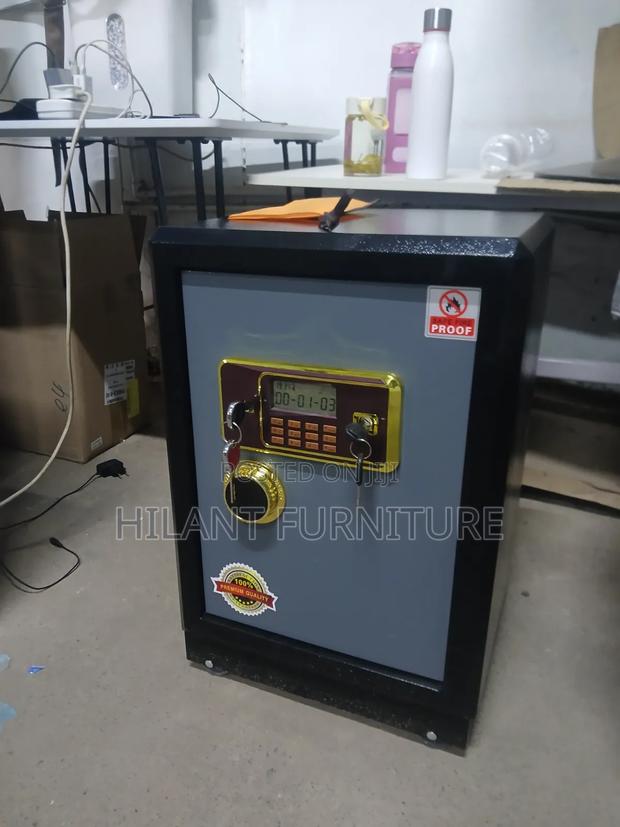 Heavy-Duty Office & Home Security Safe - thumbnail 4