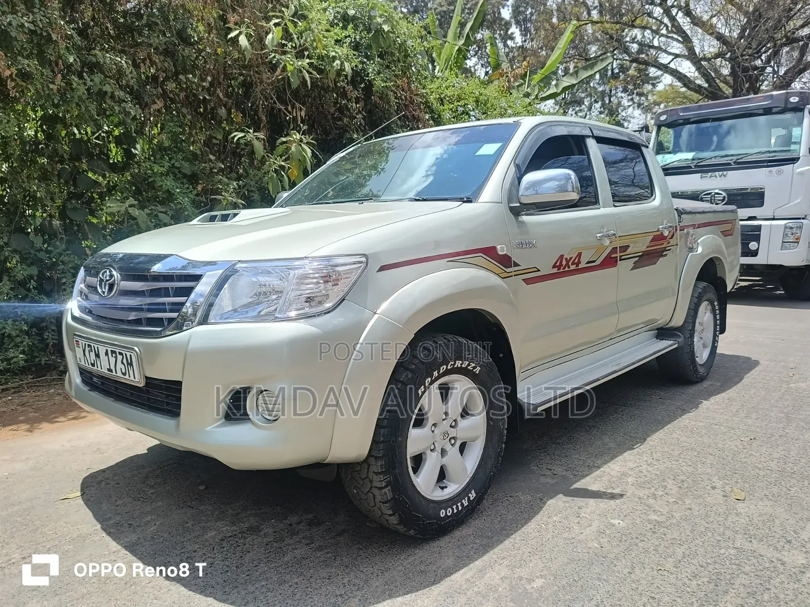 Toyota Hilux 2.5 D-4D 4X4 SRX 2010 Silver
