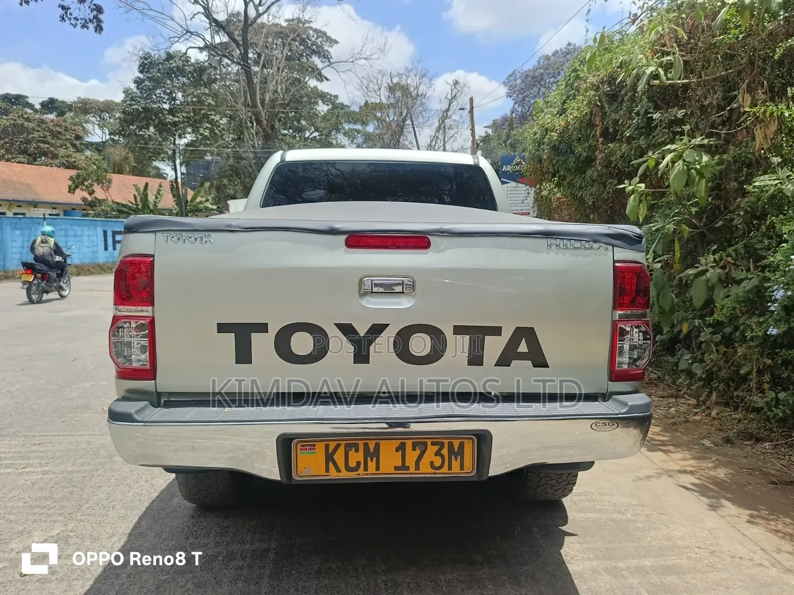 Toyota Hilux 2.5 D-4D 4X4 SRX 2010 Silver