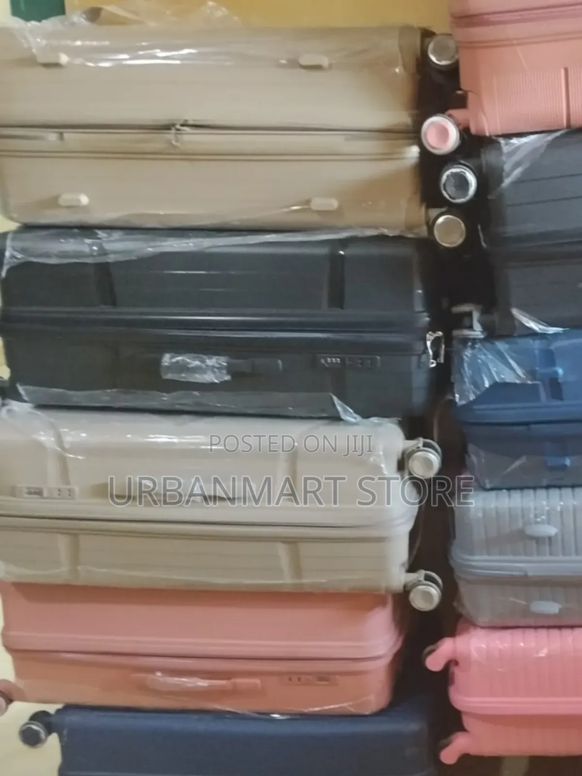 Large 68cm Unbreakable Rubber Suitcase With 360° Wheels