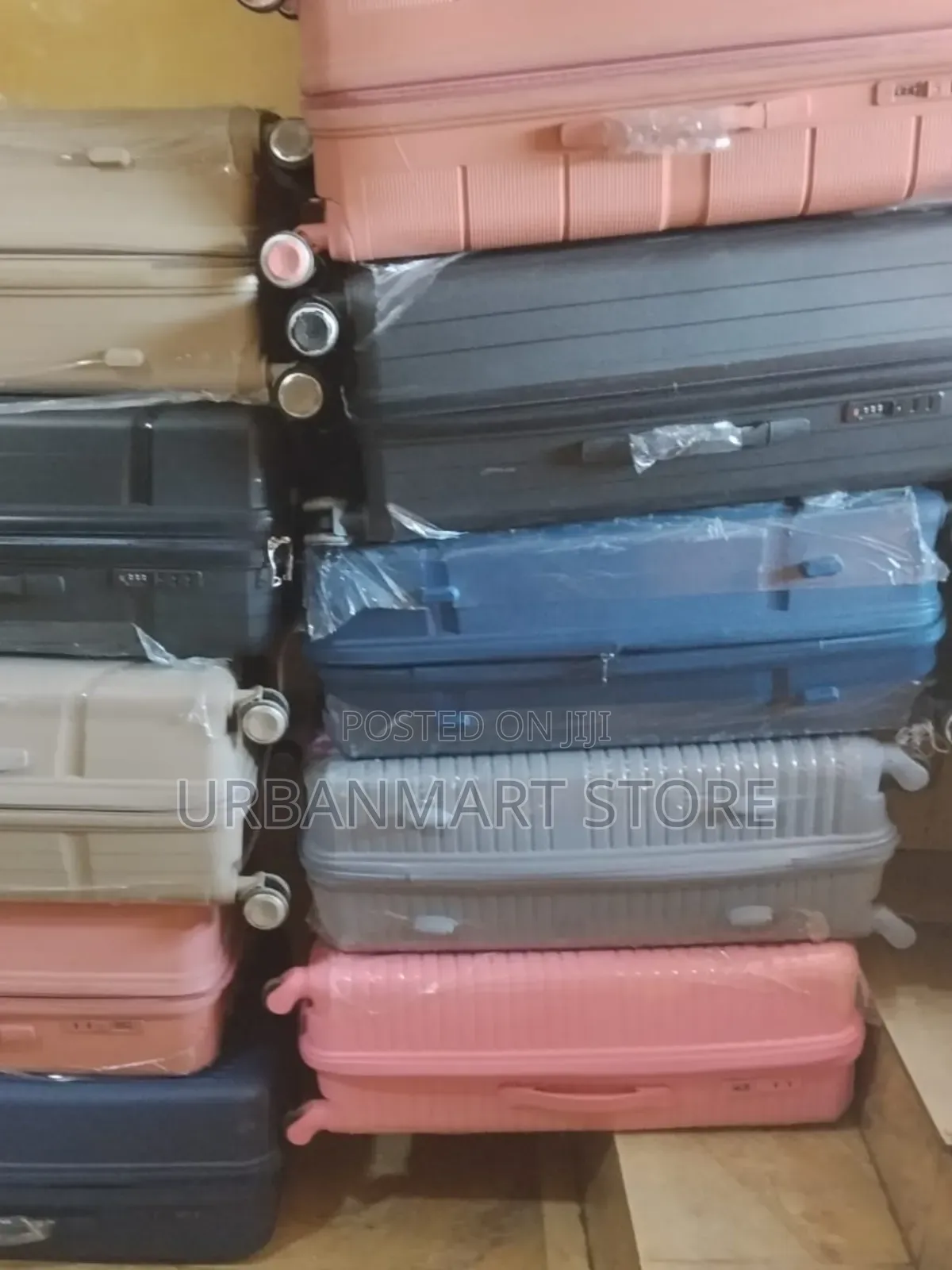 Large 68cm Unbreakable Rubber Suitcase With 360° Wheels