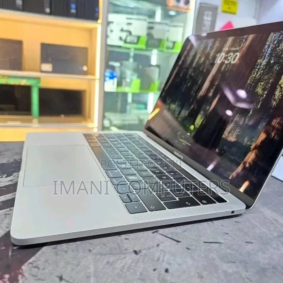 Laptop Apple MacBook Pro 2020 16GB Intel Core i7 SSD 1T