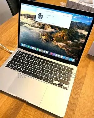 Laptop Apple MacBook Pro 2020 16GB Intel Core i7 SSD 1T