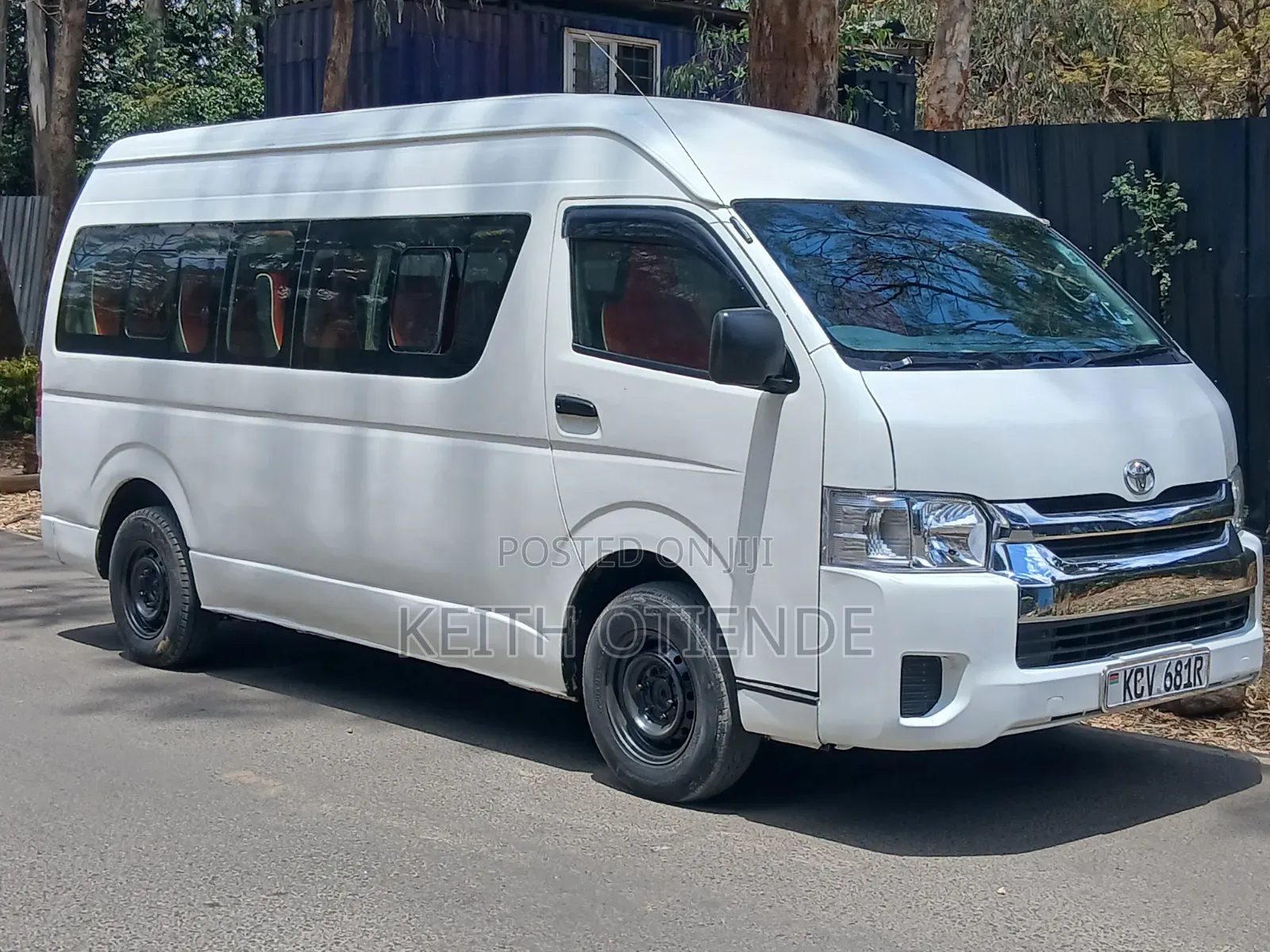 Toyota HiAce 2019 White