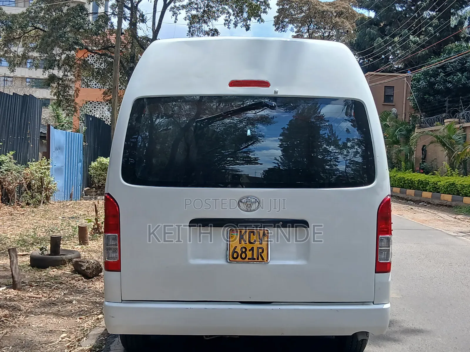Toyota HiAce 2019 White