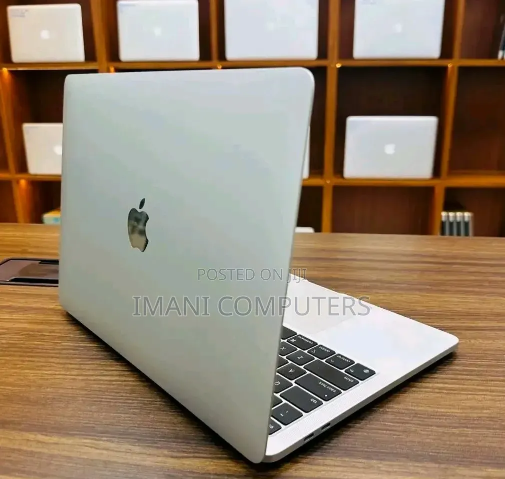 Laptop Apple MacBook Pro 2020 16GB Intel Core i7 SSD 512GB