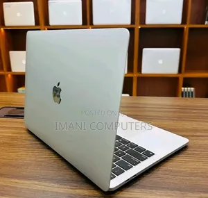 Laptop Apple MacBook Pro 2020 16GB Intel Core i7 SSD 512GB