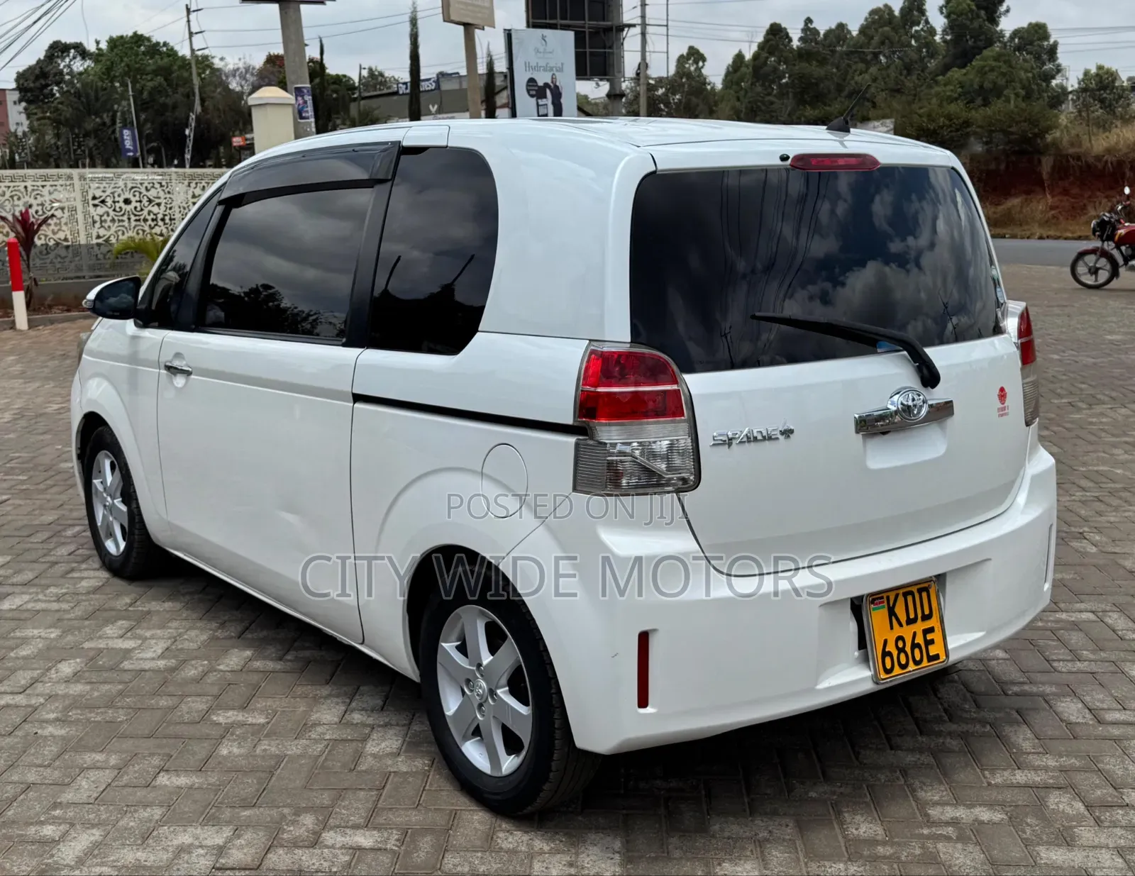 Toyota Spade 1.5 2014 White