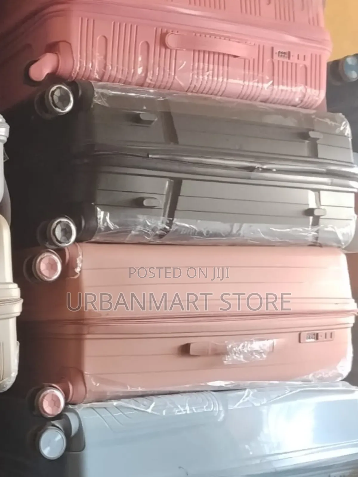 68cm Large Rubber Suitcase With 360° Spinning Wheels