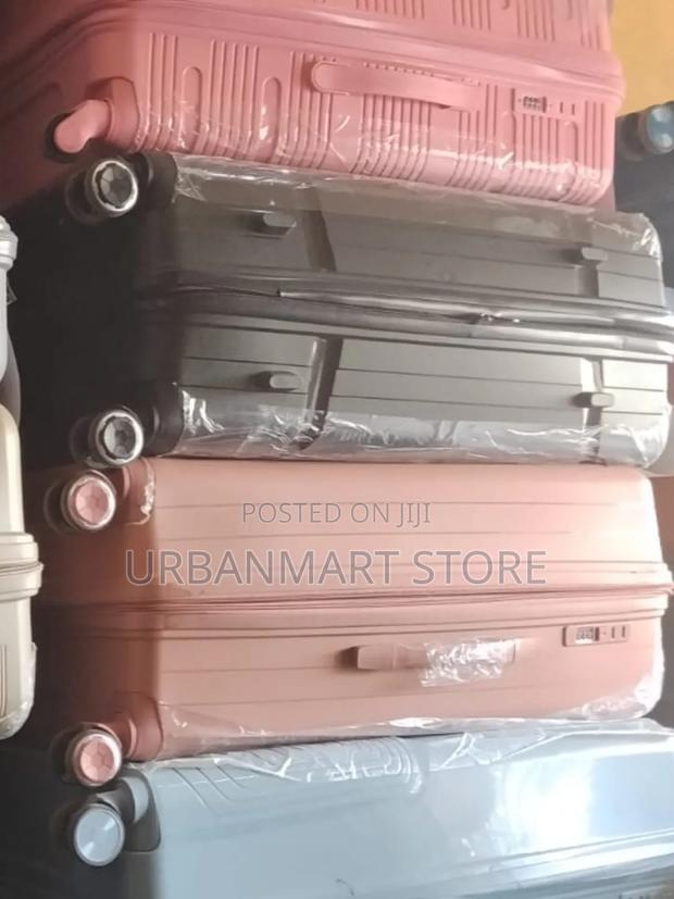 68cm Large Rubber Suitcase With 360° Spinning Wheels