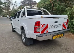 Toyota Hilux 2014 White