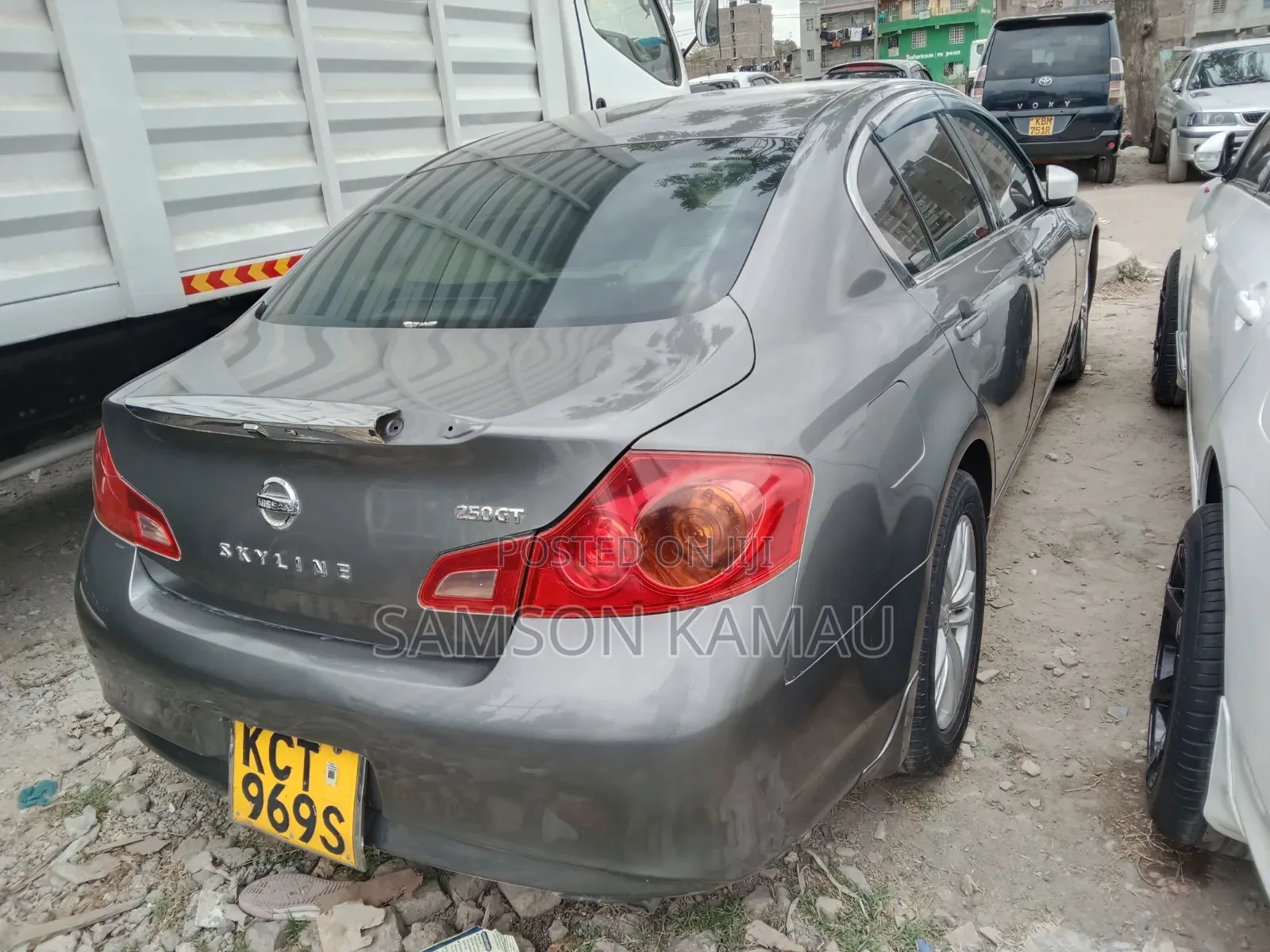 Nissan Skyline 2011 Gray