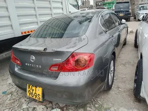 Nissan Skyline 2011 Gray