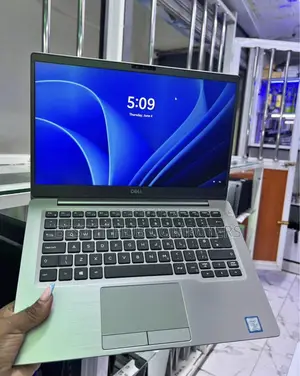 Laptop Dell Inspiron 13 7300 8GB Intel Core i7 SSD 256GB
