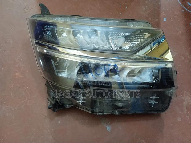 Daihatsu Move 2018 Headlight Xenon Type