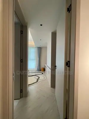 1bdrm Apartment in Gateway Mall Area for sale