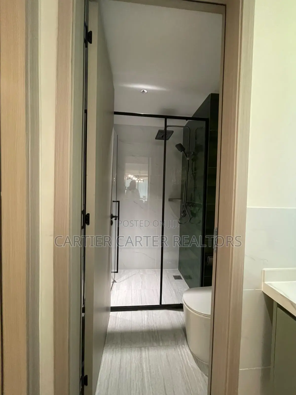 1bdrm Apartment in Gateway Mall Area for sale