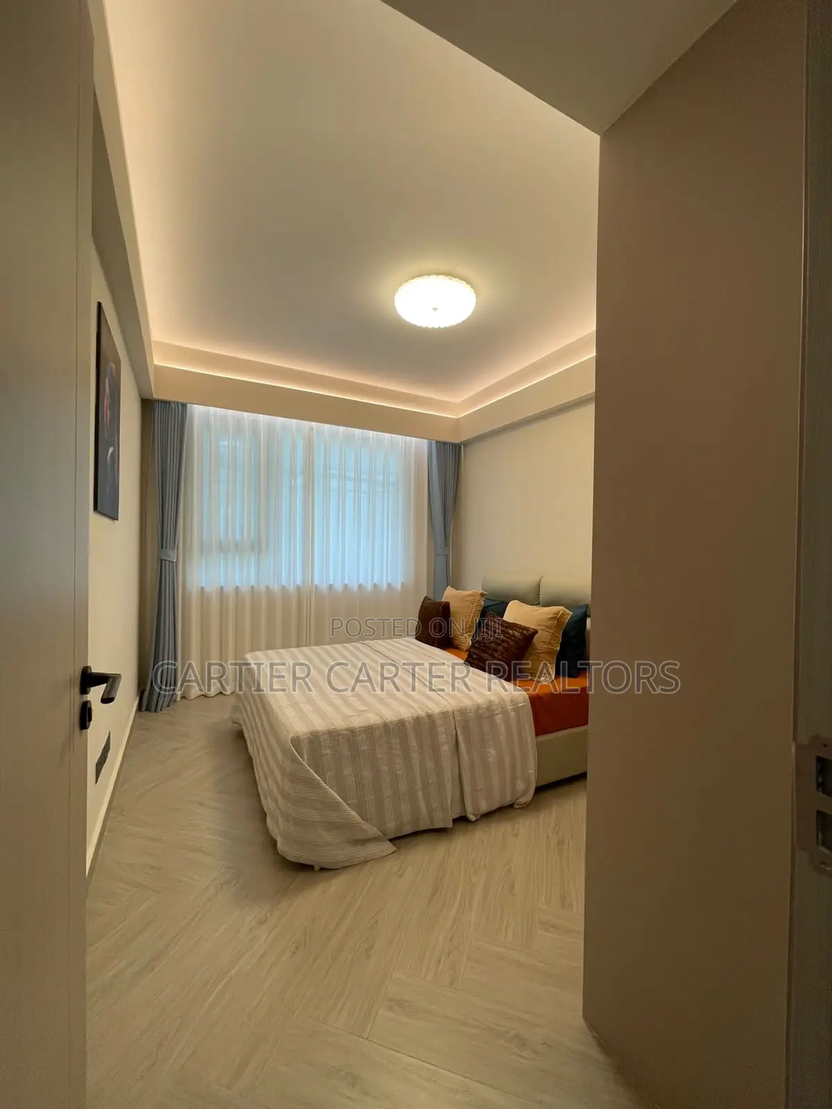 1bdrm Apartment in Gateway Mall Area for sale