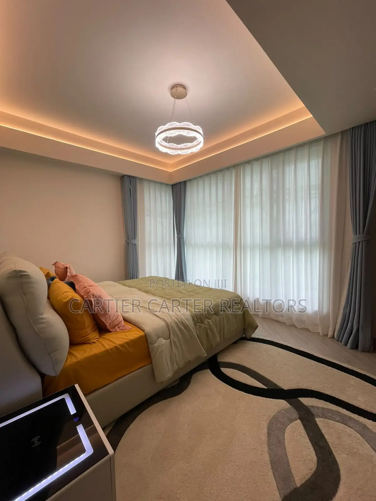 1bdrm Apartment in Gateway Mall Area for sale