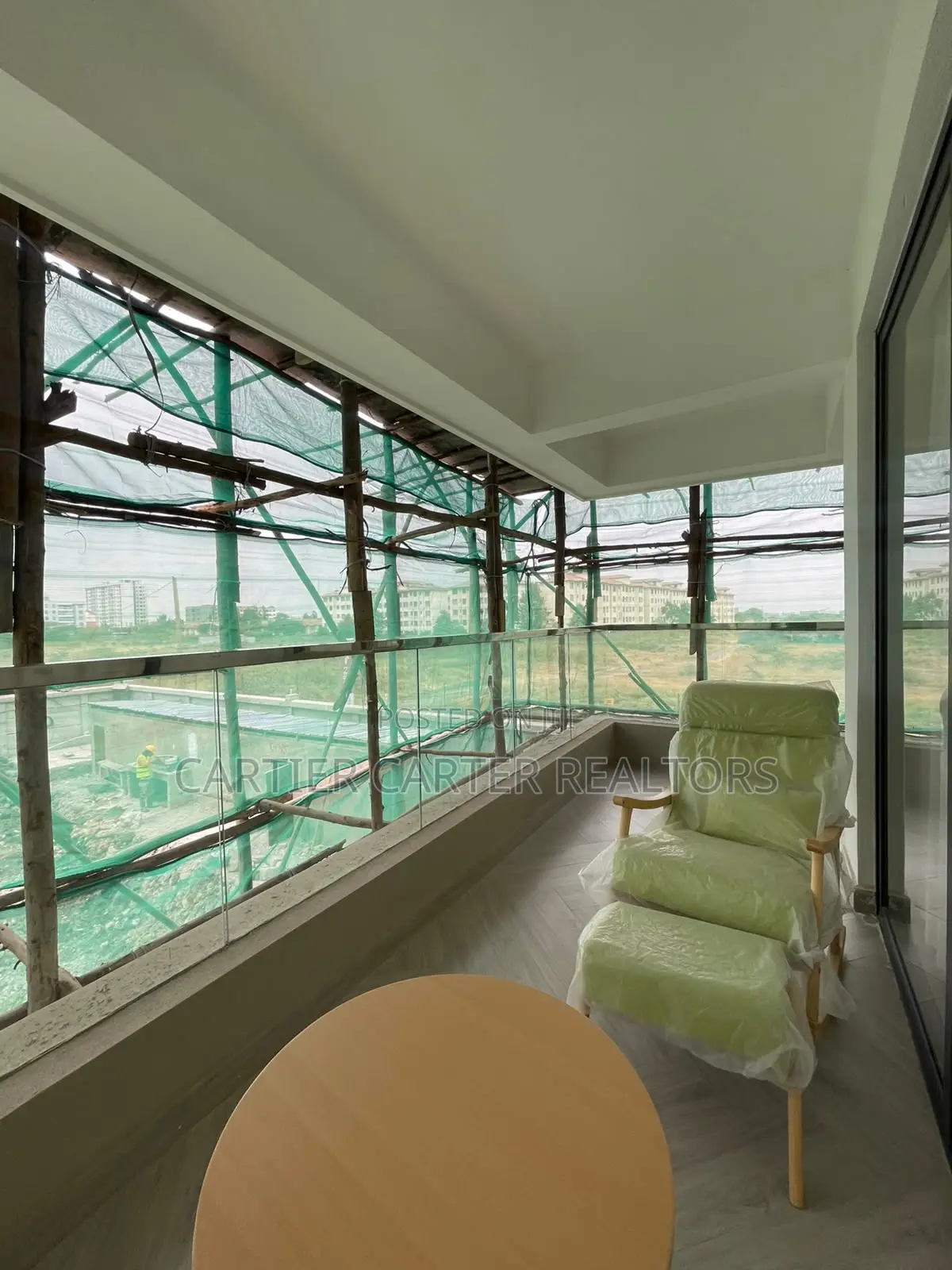 1bdrm Apartment in Gateway Mall Area for sale