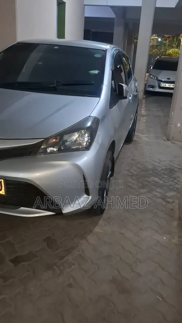 Toyota Vitz 2014 Gray