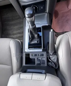 Toyota Land Cruiser Prado 2.7 2020 Pearl