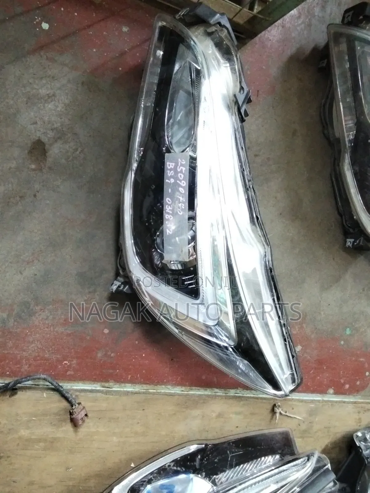 Subaru Outback 2015 Headlight