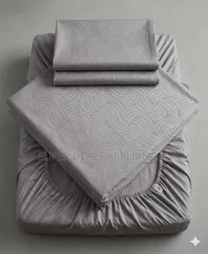 A Set of Pure Cotton Fitted Bedsheet