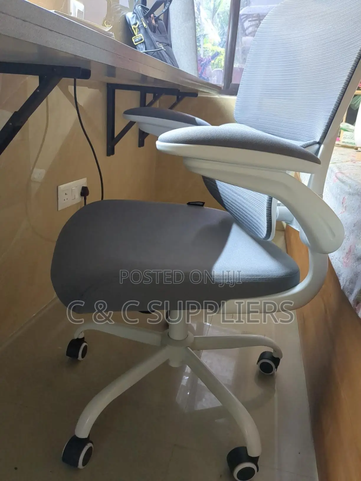 White Mesh Secretary Chair.