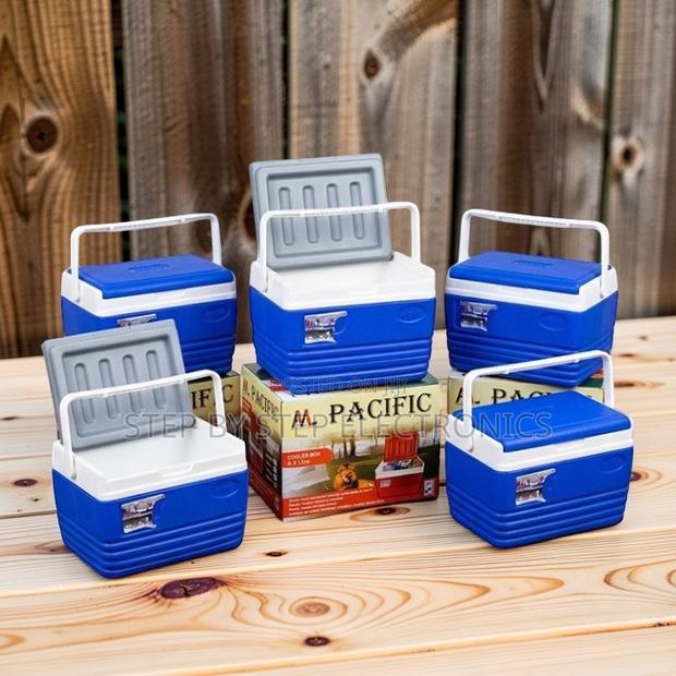 Long Lasting 4.5L Litres Portable Cooler Box Ice Box Chillers