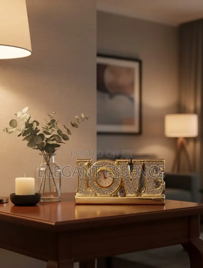 *LOVE Tabletop Clock Sparkling Decorative Timepiece*