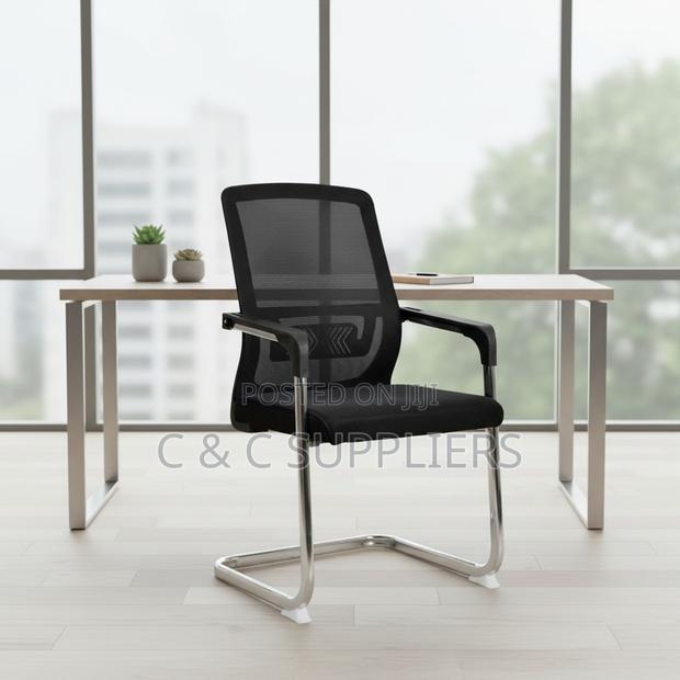 Non Adjustable Mesh Visitor's Chair. - thumbnail 3
