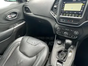 Jeep Cherokee 2019 Black